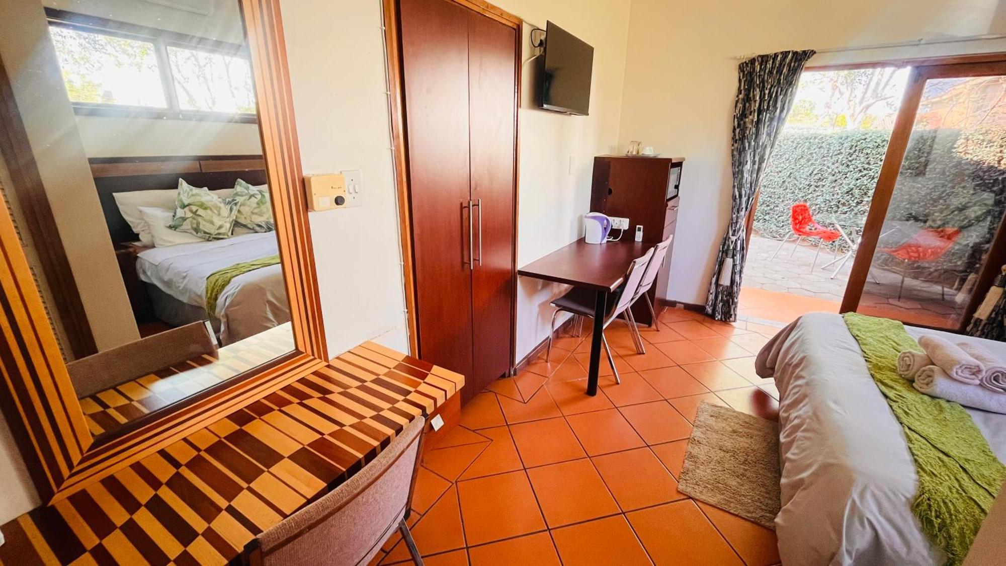 Hotel The Wood House Empangeni Exterior foto